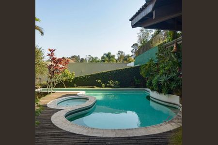 Casa de condomínio à venda com 550m², 3 quartos e 8 vagas Casa de condomínio à venda com 550m², 3 quartos e 8 vagasFoto 01