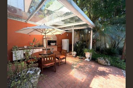 Casa à venda com 4 quartos, 238m² em Jardim dos Estados, São Paulo