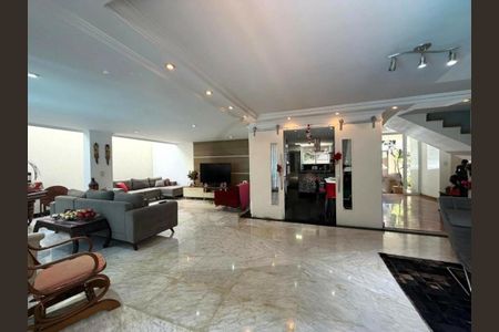 Casa à venda com 4 quartos, 238m² em Jardim dos Estados, São Paulo