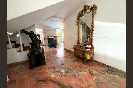 Casa à venda com 4 quartos, 238m² em Jardim dos Estados, São Paulo