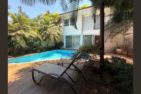 Casa à venda com 4 quartos, 238m² em Jardim dos Estados, São Paulo