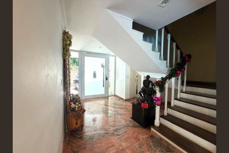 Casa à venda com 4 quartos, 238m² em Jardim dos Estados, São Paulo