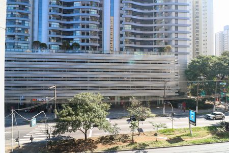 Varanda de kitnet/studio para alugar com 1 quarto, 25m² em Brooklin, São Paulo