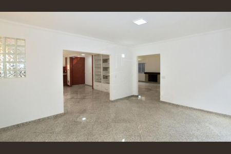 Casa à venda com 4 quartos, 450m² em Boaçava, São Paulo
