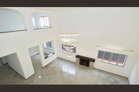 Casa à venda com 4 quartos, 450m² em Boaçava, São Paulo