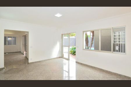 Casa à venda com 4 quartos, 450m² em Boaçava, São Paulo