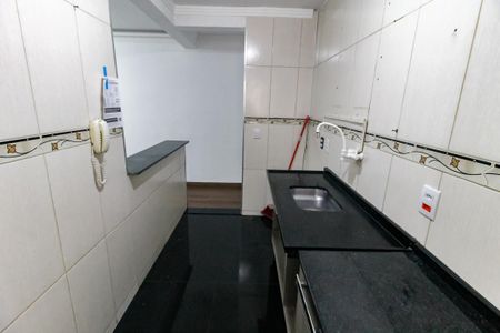 Cozinha de apartamento para alugar com 2 quartos, 47m² em Parque Munhoz, São Paulo