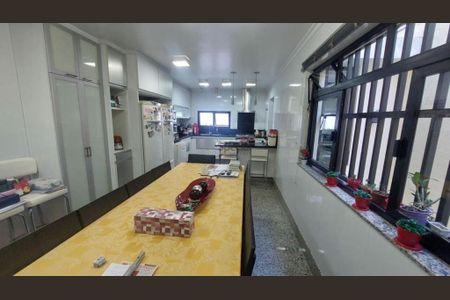 Casa à venda com 3 quartos, 130m² em Água Rasa, São Paulo