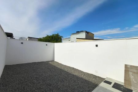 Casa à venda com 110m², 5 quartos e 1 vaga Casa à venda com 110m², 5 quartos e 1 vagaPátio com terraço e vista para a cidade, com espaço para churrasqueira e área de lazer.