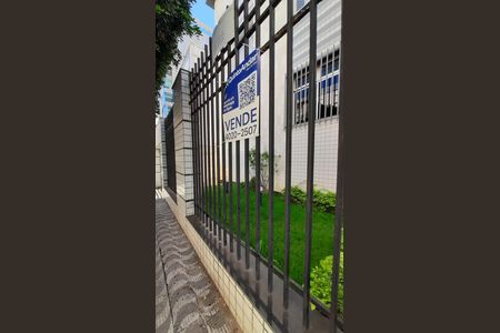 Apartamento à venda com 170m², 4 quartos e 2 vagas Apartamento à venda com 170m², 4 quartos e 2 vagasPlaca instalada