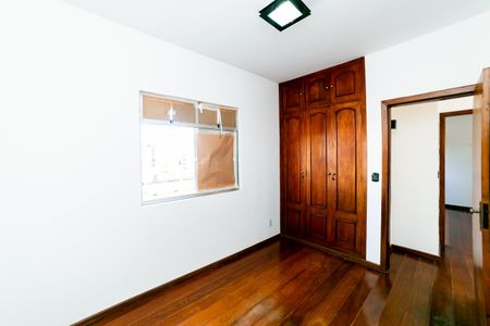 Apartamento à venda com 170m², 4 quartos e 2 vagas Apartamento à venda com 170m², 4 quartos e 2 vagasSuíte 2