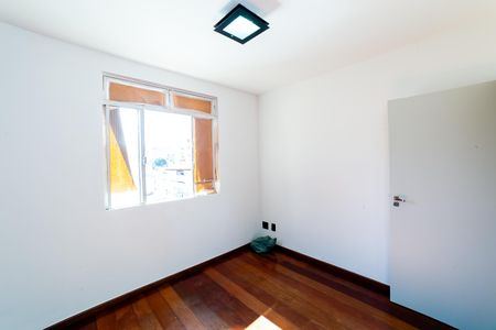 Apartamento à venda com 170m², 4 quartos e 2 vagas Apartamento à venda com 170m², 4 quartos e 2 vagasSuíte 1