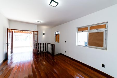 Apartamento à venda com 170m², 4 quartos e 2 vagas Apartamento à venda com 170m², 4 quartos e 2 vagasSala de TV