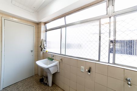 Apartamento à venda com 170m², 4 quartos e 2 vagas Apartamento à venda com 170m², 4 quartos e 2 vagasÁrea de Serviço