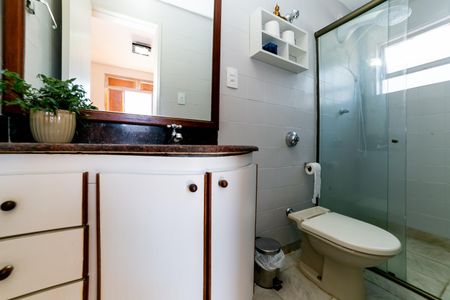 Apartamento à venda com 170m², 4 quartos e 2 vagas Apartamento à venda com 170m², 4 quartos e 2 vagasBanheiro da Suíte 1