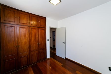Apartamento à venda com 170m², 4 quartos e 2 vagas Apartamento à venda com 170m², 4 quartos e 2 vagasQuarto 1