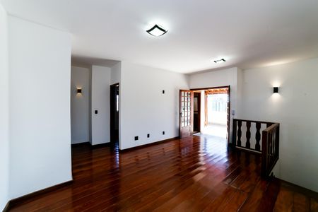 Apartamento à venda com 170m², 4 quartos e 2 vagas Apartamento à venda com 170m², 4 quartos e 2 vagasSala de TV
