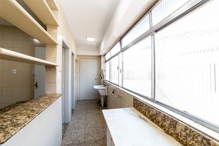 Apartamento à venda com 170m², 4 quartos e 2 vagas Apartamento à venda com 170m², 4 quartos e 2 vagasÁrea de Serviço