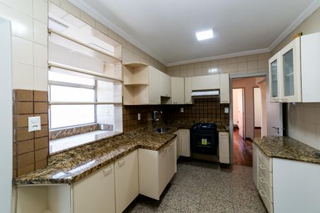 Apartamento à venda com 170m², 4 quartos e 2 vagas Apartamento à venda com 170m², 4 quartos e 2 vagasCozinha