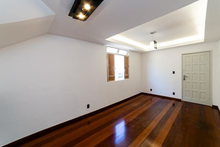Apartamento à venda com 170m², 4 quartos e 2 vagas Apartamento à venda com 170m², 4 quartos e 2 vagasSala