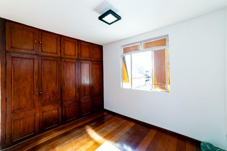 Apartamento à venda com 170m², 4 quartos e 2 vagas Apartamento à venda com 170m², 4 quartos e 2 vagasSuíte 1