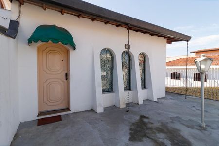 Casa à venda com 198m², 3 quartos e 5 vagas
