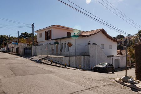 Casa à venda com 198m², 3 quartos e 5 vagas