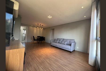 Sala de apartamento para alugar com 3 quartos, 120m² em Auxiliadora, Porto Alegre
