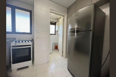 Cozinha de apartamento para alugar com 3 quartos, 120m² em Auxiliadora, Porto Alegre