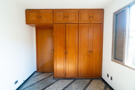 Casa para alugar com 307m², 3 quartos e 5 vagas Casa para alugar com 307m², 3 quartos e 5 vagasQuarto