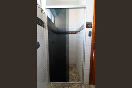 Casa para alugar com 307m², 3 quartos e 5 vagas Casa para alugar com 307m², 3 quartos e 5 vagasBanheiro da Suíte 2