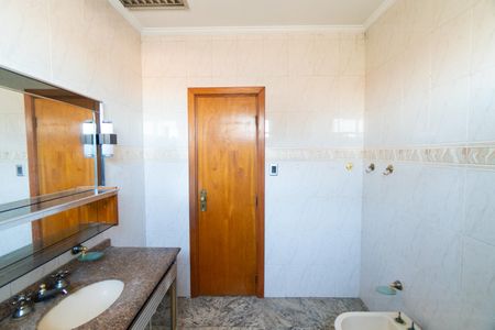 Banheiro da Suíte 1 de casa para alugar com 3 quartos, 307m² em Mirandópolis, São Paulo