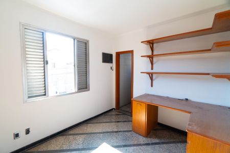 Casa para alugar com 307m², 3 quartos e 5 vagas Casa para alugar com 307m², 3 quartos e 5 vagasQuarto