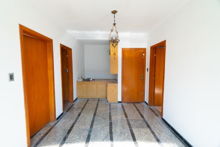 Corredor de casa para alugar com 3 quartos, 307m² em Mirandópolis, São Paulo
