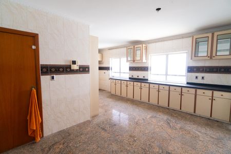 Cozinha de casa para alugar com 3 quartos, 307m² em Mirandópolis, São Paulo