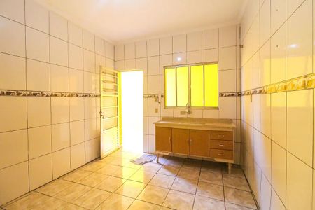 Cozinha de casa para alugar com 1 quarto, 60m² em Jardim das Camelias, São Paulo