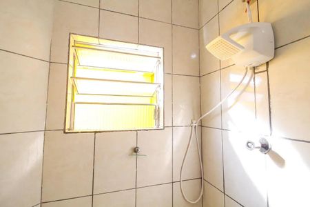 Banheiro de casa para alugar com 1 quarto, 60m² em Jardim das Camelias, São Paulo