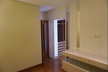 Casa de condomínio à venda com 446m², 2 quartos e 6 vagas Casa de condomínio à venda com 446m², 2 quartos e 6 vagasSuite2