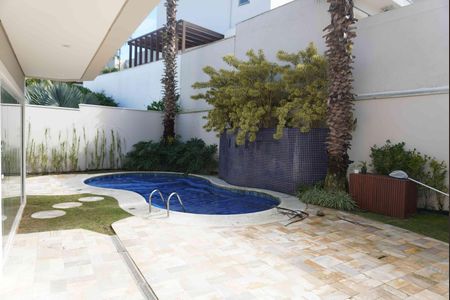 Casa de condomínio à venda com 446m², 2 quartos e 6 vagas Casa de condomínio à venda com 446m², 2 quartos e 6 vagasPiscina