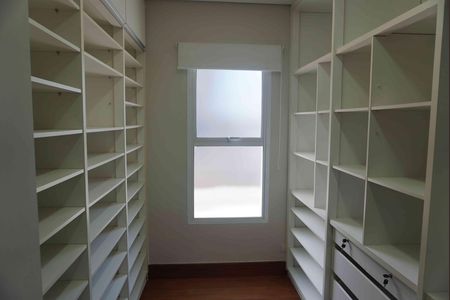 Casa de condomínio à venda com 446m², 2 quartos e 6 vagas Casa de condomínio à venda com 446m², 2 quartos e 6 vagasCloset - Suite4 Principal