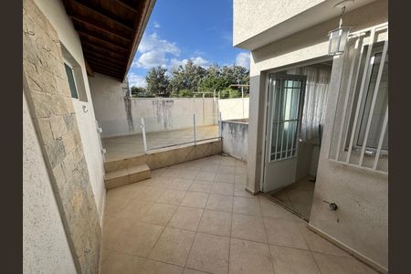 Casa à venda com 4 quartos, 237m² em Jardim das Samambaias, Jundiaí