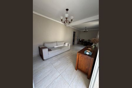 Casa à venda com 4 quartos, 237m² em Jardim das Samambaias, Jundiaí