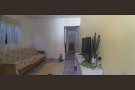Casa à venda com 3 quartos, 224m² em Vila Dalva, São Paulo