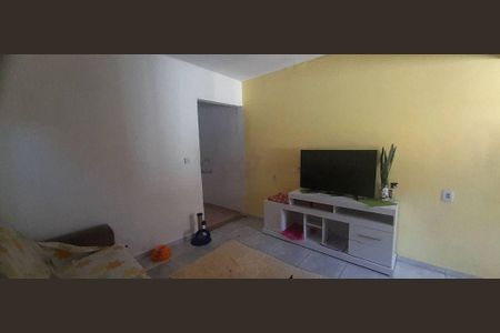 Casa à venda com 3 quartos, 224m² em Vila Dalva, São Paulo