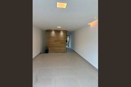 Foto 05 de casa à venda com 3 quartos, 180m² em Parque Rodrigues Alves, São Paulo