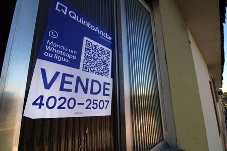 Placa de apartamento à venda com 3 quartos, 55m² em Brás de Pina, Rio de Janeiro