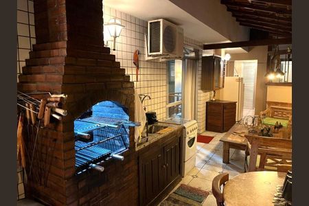 Apartamento à venda com 200m², 3 quartos e 2 vagas