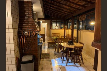 Apartamento à venda com 200m², 3 quartos e 2 vagas