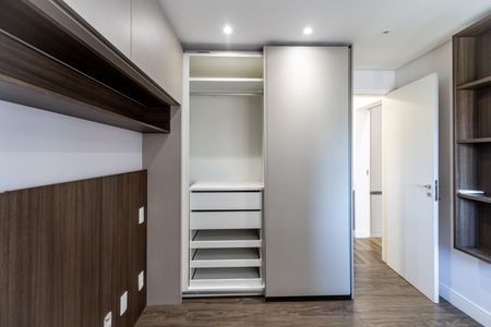 Apartamento à venda com 45m², 1 quarto e 1 vagaQuarto