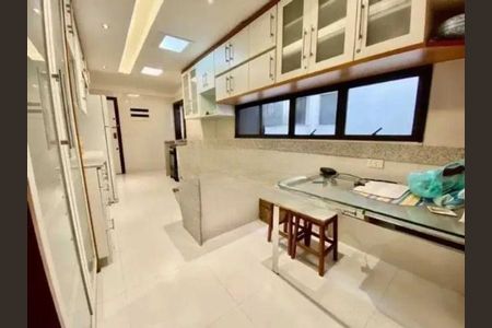 Apartamento à venda com 203m², 4 quartos e 3 vagas